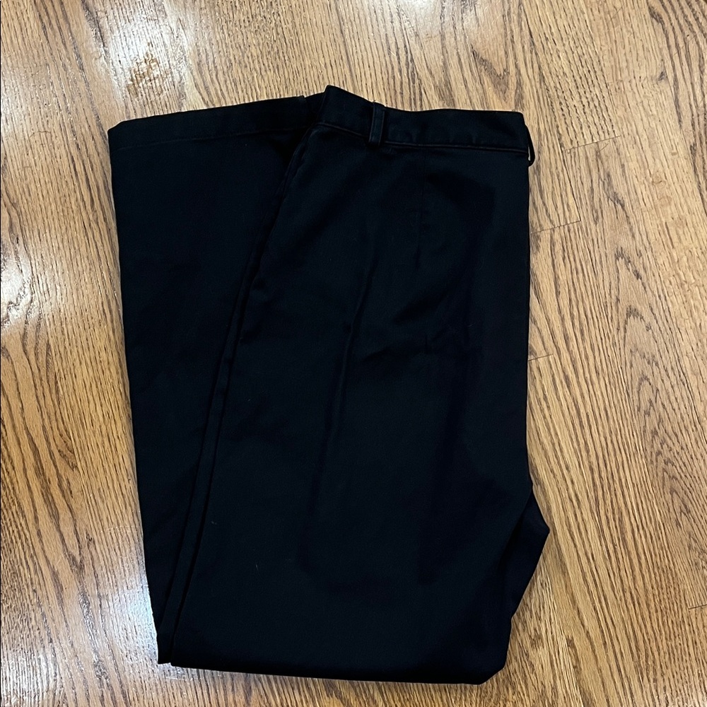 Dockers Women’s Black pants size 16 medium 98% cotton 2% Lycra vintage